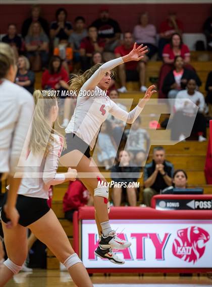 Thumbnail 1 in Seven Lakes @ Katy photogallery.