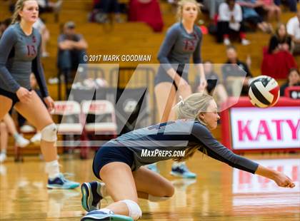 Thumbnail 3 in Seven Lakes @ Katy photogallery.