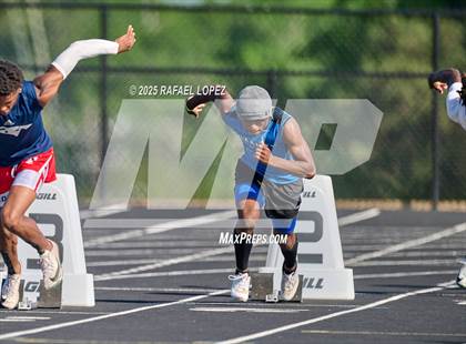 Thumbnail 1 in UIL 6A Track & Field Area 13&14 (300M Hurdles) photogallery.