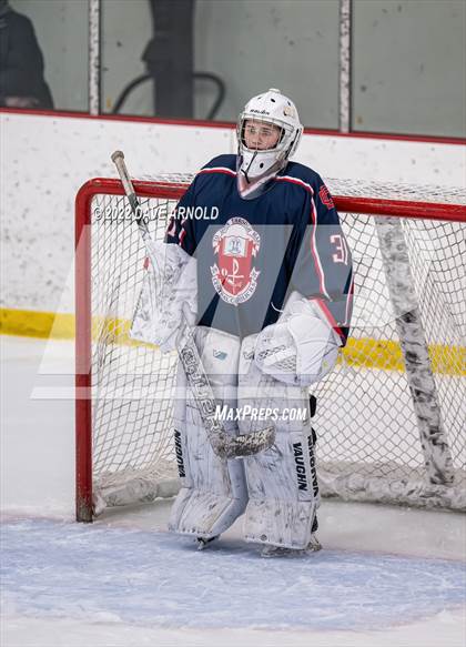 Thumbnail 2 in Central Catholic vs Wayland/Weston photogallery.