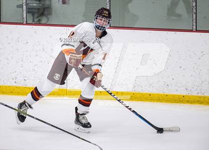 Thumbnail 2 in Central Catholic vs Wayland/Weston photogallery.