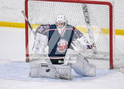 Thumbnail 3 in Central Catholic vs Wayland/Weston photogallery.