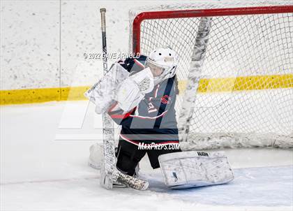 Thumbnail 1 in Central Catholic vs Wayland/Weston photogallery.