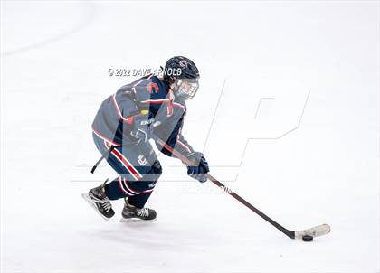 Thumbnail 3 in Central Catholic vs Wayland/Weston photogallery.