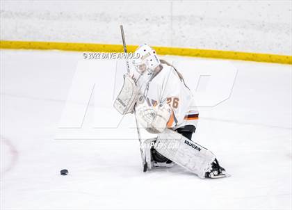 Thumbnail 1 in Central Catholic vs Wayland/Weston photogallery.