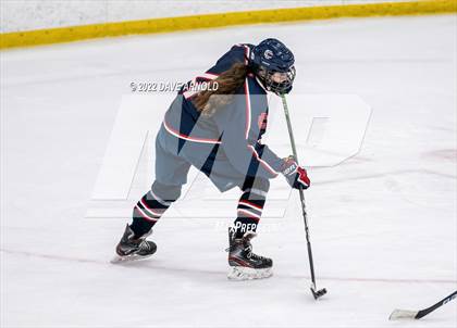 Thumbnail 2 in Central Catholic vs Wayland/Weston photogallery.