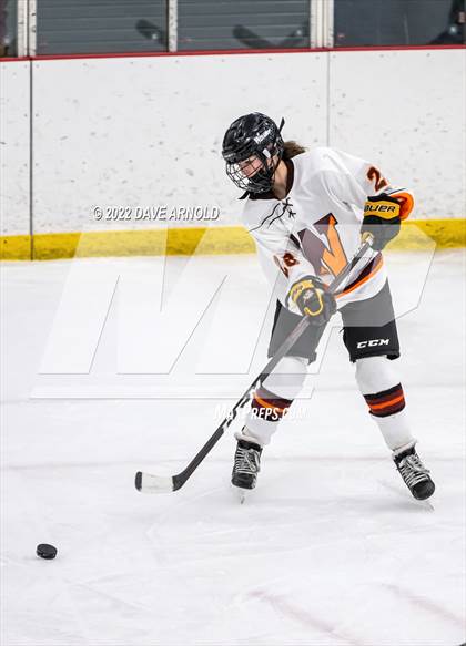 Thumbnail 2 in Central Catholic vs Wayland/Weston photogallery.
