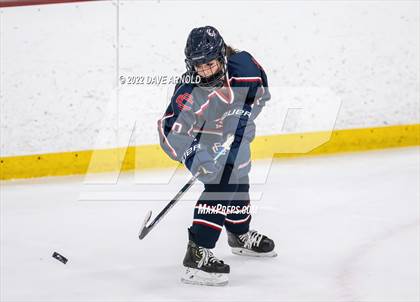 Thumbnail 2 in Central Catholic vs Wayland/Weston photogallery.