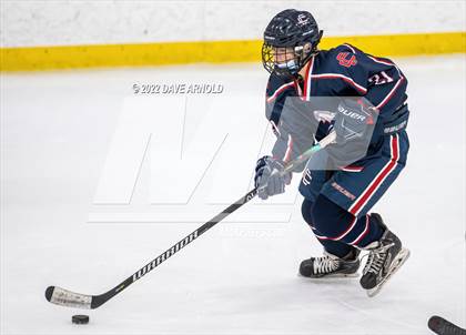 Thumbnail 1 in Central Catholic vs Wayland/Weston photogallery.