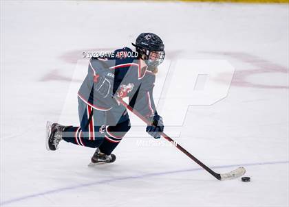 Thumbnail 2 in Central Catholic vs Wayland/Weston photogallery.