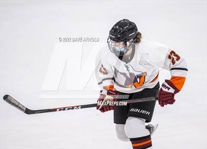 Thumbnail 1 in Central Catholic vs Wayland/Weston photogallery.