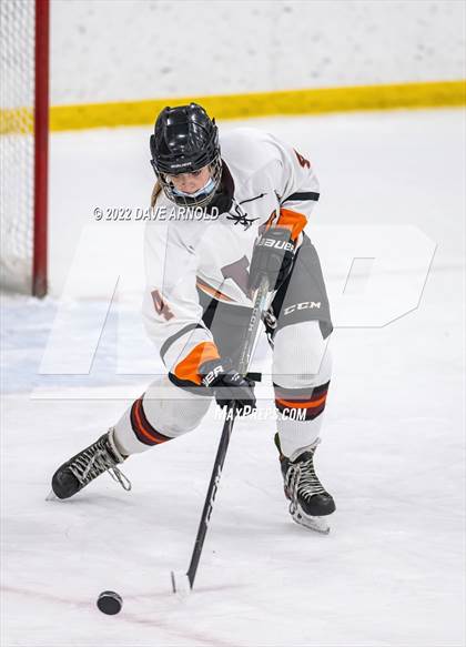Thumbnail 1 in Central Catholic vs Wayland/Weston photogallery.