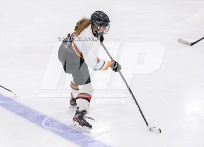 Thumbnail 2 in Central Catholic vs Wayland/Weston photogallery.