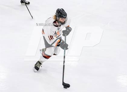 Thumbnail 1 in Central Catholic vs Wayland/Weston photogallery.