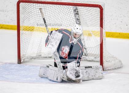 Thumbnail 2 in Central Catholic vs Wayland/Weston photogallery.