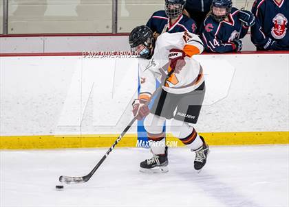Thumbnail 1 in Central Catholic vs Wayland/Weston photogallery.
