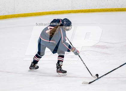 Thumbnail 3 in Central Catholic vs Wayland/Weston photogallery.