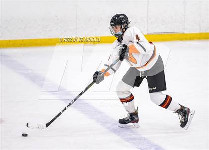 Thumbnail 2 in Central Catholic vs Wayland/Weston photogallery.