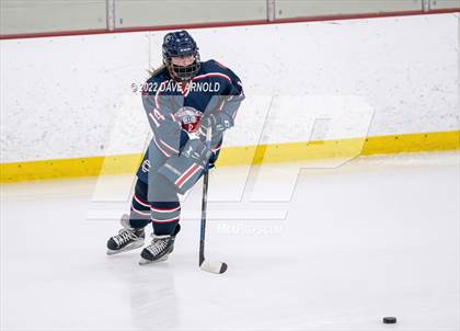 Thumbnail 1 in Central Catholic vs Wayland/Weston photogallery.