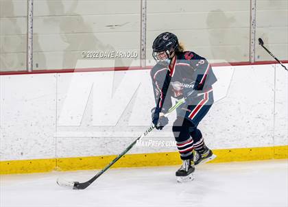 Thumbnail 2 in Central Catholic vs Wayland/Weston photogallery.