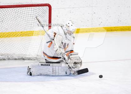 Thumbnail 1 in Central Catholic vs Wayland/Weston photogallery.