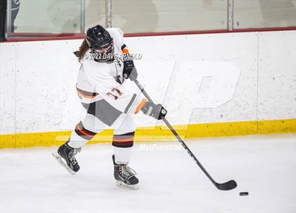 Thumbnail 3 in Central Catholic vs Wayland/Weston photogallery.