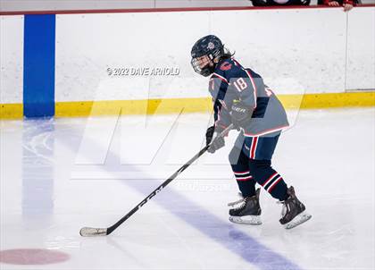 Thumbnail 2 in Central Catholic vs Wayland/Weston photogallery.