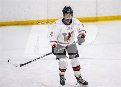 Thumbnail 3 in Central Catholic vs Wayland/Weston photogallery.