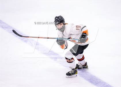 Thumbnail 3 in Central Catholic vs Wayland/Weston photogallery.