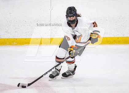 Thumbnail 3 in Central Catholic vs Wayland/Weston photogallery.