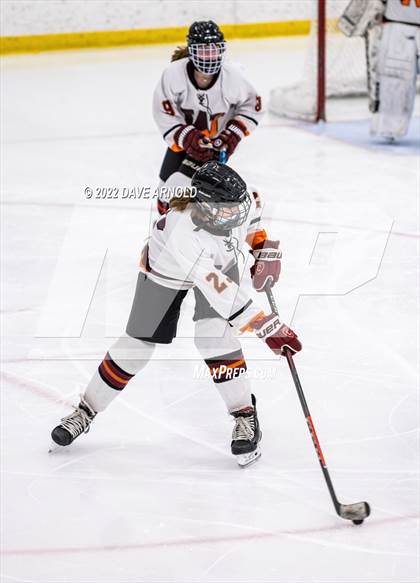 Thumbnail 1 in Central Catholic vs Wayland/Weston photogallery.