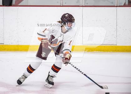 Thumbnail 2 in Central Catholic vs Wayland/Weston photogallery.