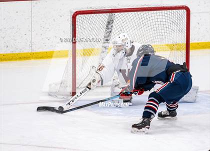 Thumbnail 3 in Central Catholic vs Wayland/Weston photogallery.