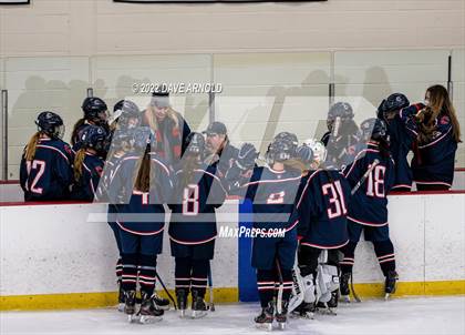 Thumbnail 2 in Central Catholic vs Wayland/Weston photogallery.