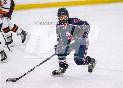 Thumbnail 1 in Central Catholic vs Wayland/Weston photogallery.