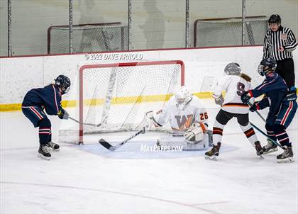 Thumbnail 1 in Central Catholic vs Wayland/Weston photogallery.