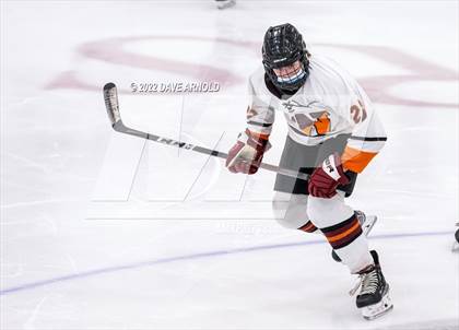 Thumbnail 2 in Central Catholic vs Wayland/Weston photogallery.