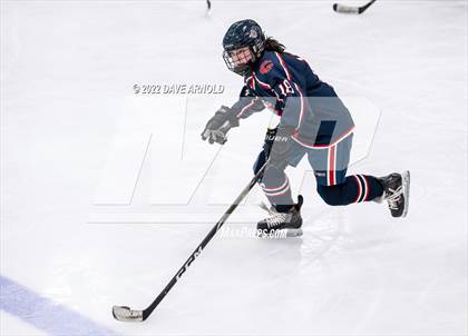 Thumbnail 2 in Central Catholic vs Wayland/Weston photogallery.
