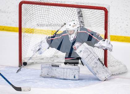 Thumbnail 1 in Central Catholic vs Wayland/Weston photogallery.