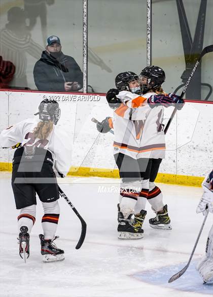 Thumbnail 1 in Central Catholic vs Wayland/Weston photogallery.