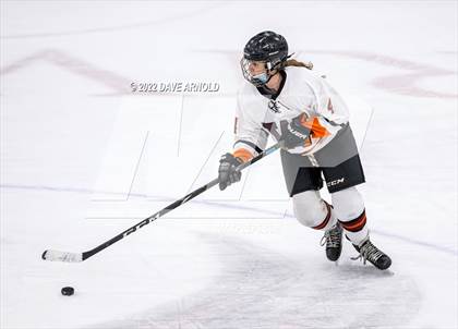 Thumbnail 3 in Central Catholic vs Wayland/Weston photogallery.