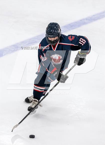 Thumbnail 1 in Central Catholic vs Wayland/Weston photogallery.