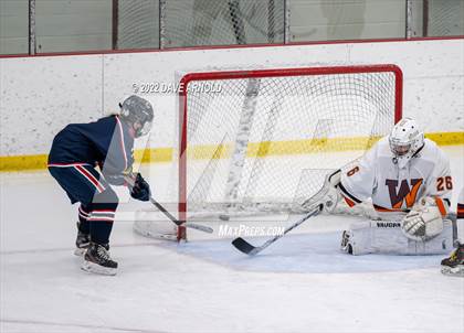 Thumbnail 3 in Central Catholic vs Wayland/Weston photogallery.