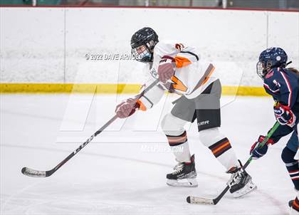 Thumbnail 1 in Central Catholic vs Wayland/Weston photogallery.