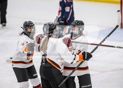 Thumbnail 3 in Central Catholic vs Wayland/Weston photogallery.