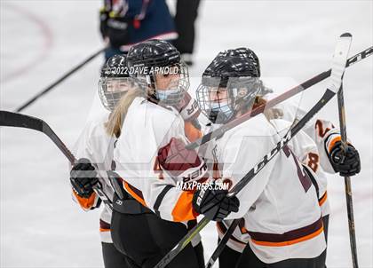 Thumbnail 2 in Central Catholic vs Wayland/Weston photogallery.