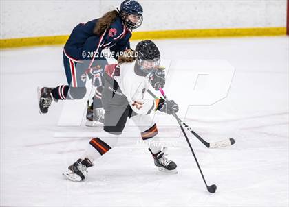 Thumbnail 2 in Central Catholic vs Wayland/Weston photogallery.