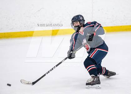 Thumbnail 2 in Central Catholic vs Wayland/Weston photogallery.
