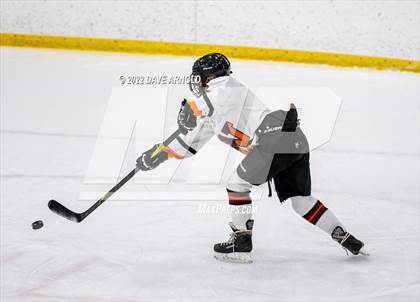 Thumbnail 1 in Central Catholic vs Wayland/Weston photogallery.