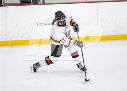 Thumbnail 3 in Central Catholic vs Wayland/Weston photogallery.